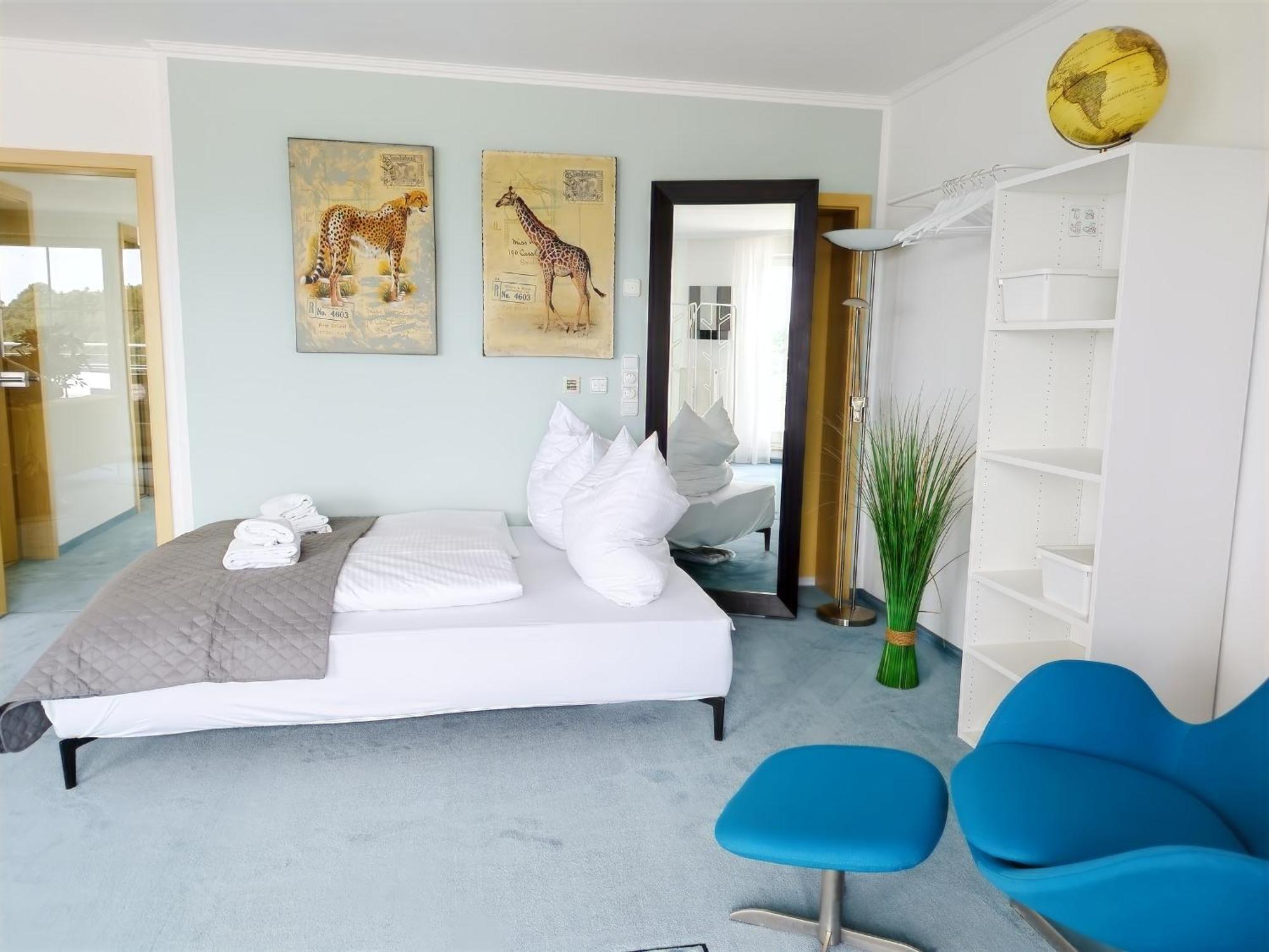 שפאלט Seeblickapartment Fuer Bis Zu 12, Nuernberg & Schwabach In 30-35 Minuten Zu Erreichen, Sauna, Arbeitsplatz, Dachterrasse & Grill מראה חיצוני תמונה