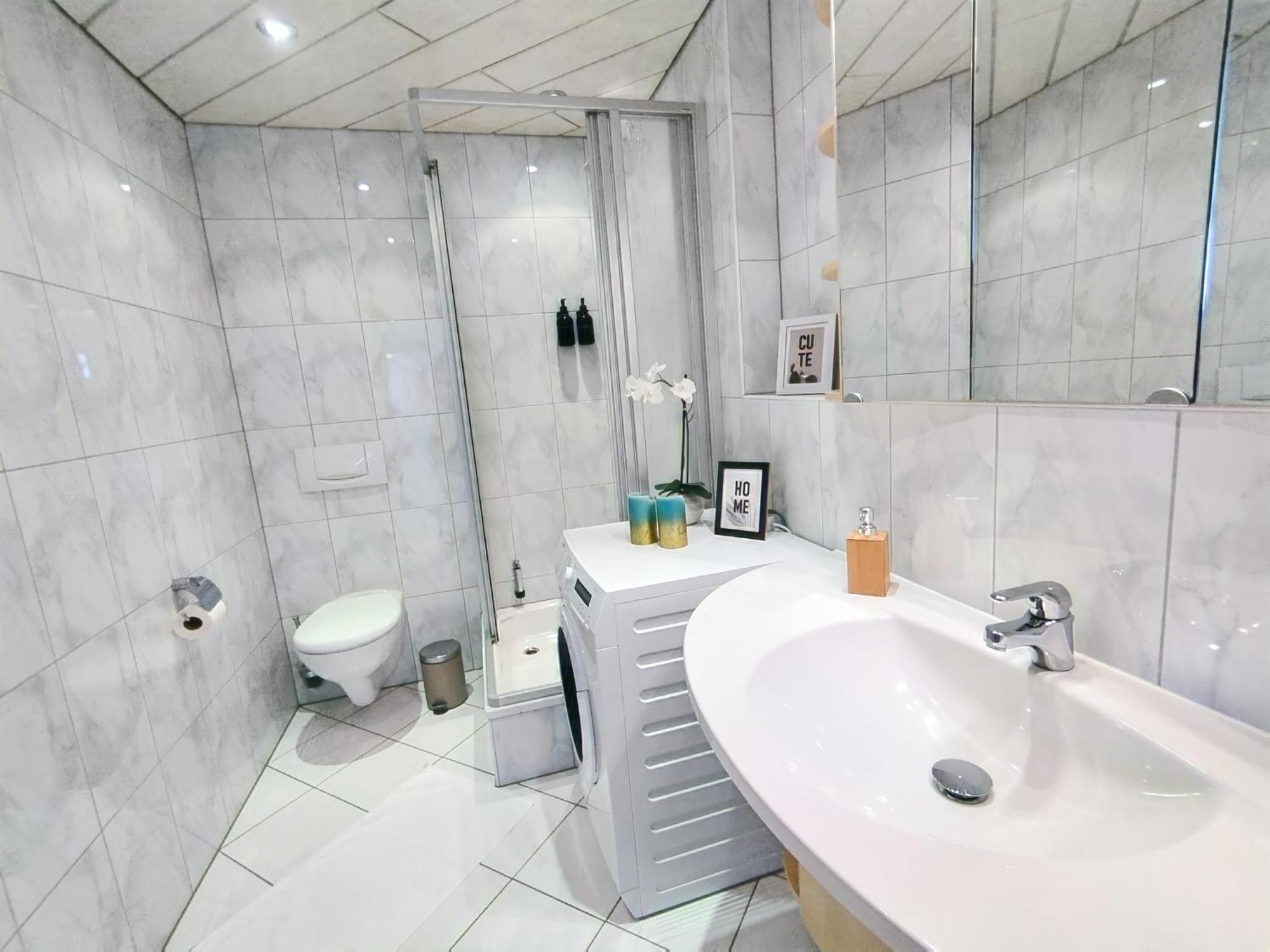 שפאלט Seeblickapartment Fuer Bis Zu 12, Nuernberg & Schwabach In 30-35 Minuten Zu Erreichen, Sauna, Arbeitsplatz, Dachterrasse & Grill מראה חיצוני תמונה