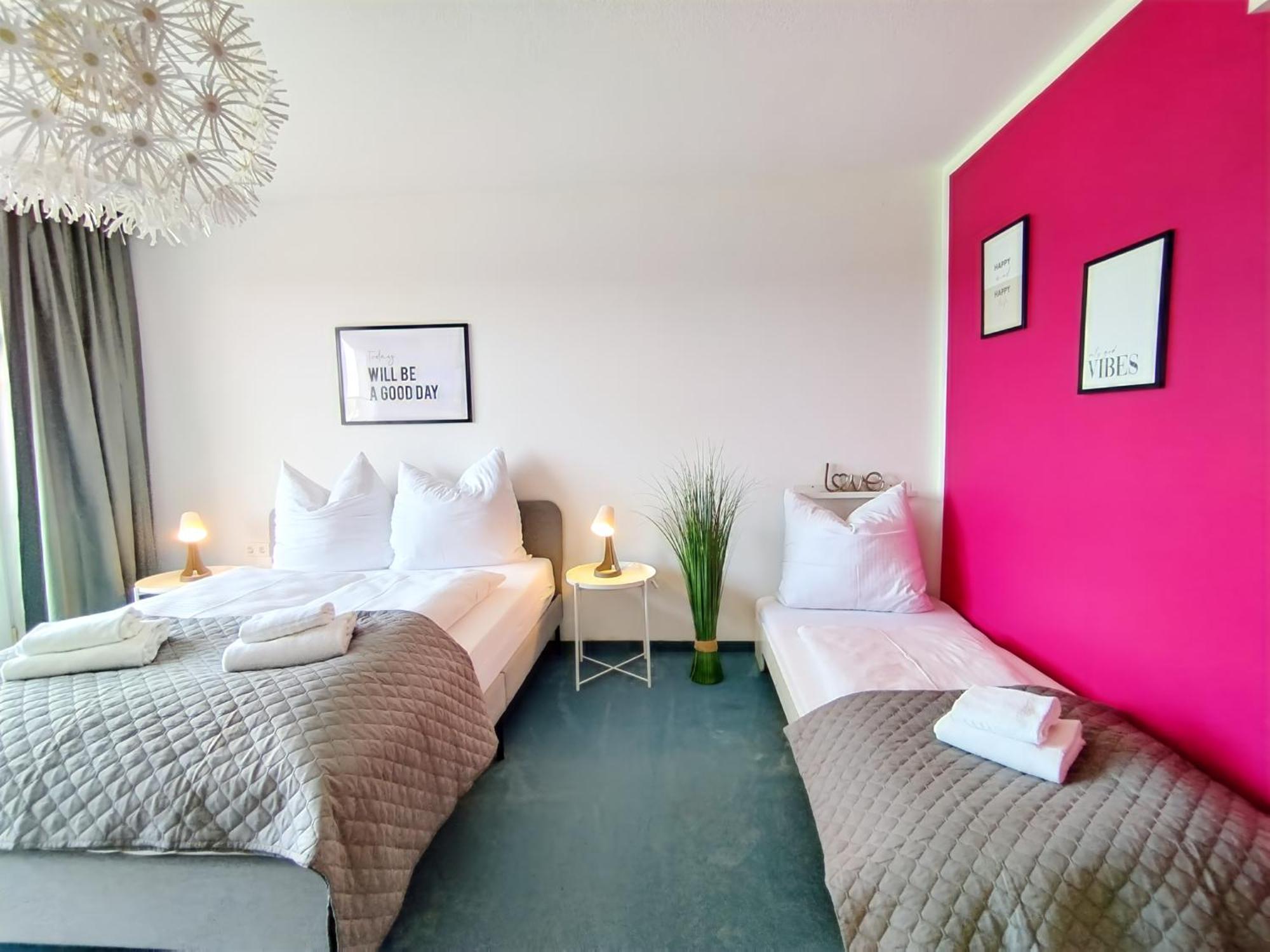 שפאלט Seeblickapartment Fuer Bis Zu 12, Nuernberg & Schwabach In 30-35 Minuten Zu Erreichen, Sauna, Arbeitsplatz, Dachterrasse & Grill מראה חיצוני תמונה