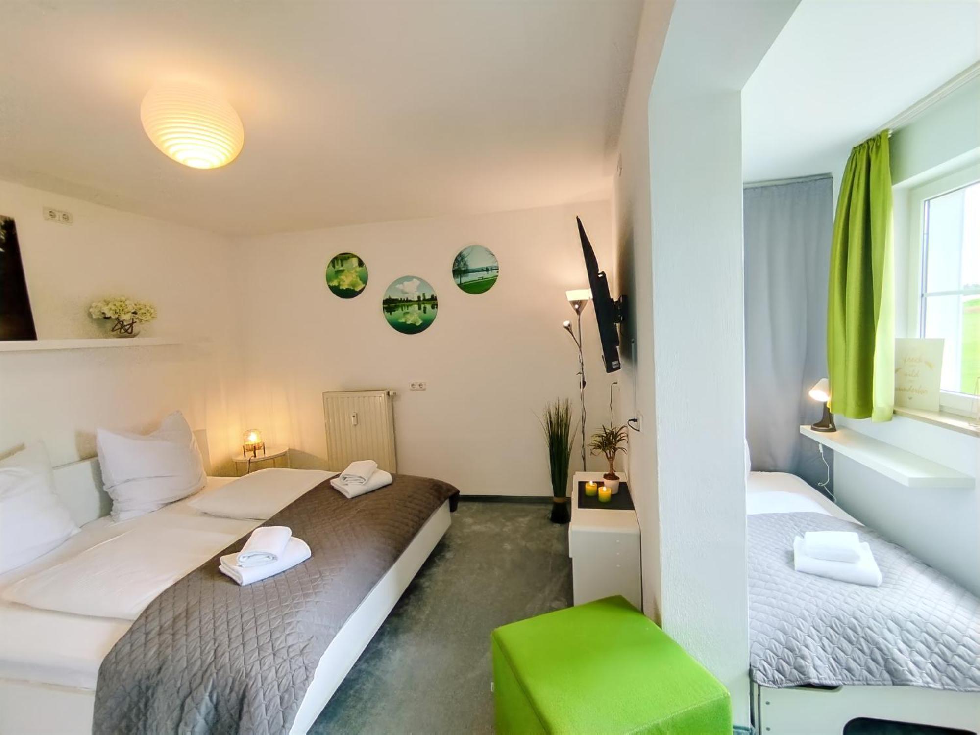 שפאלט Seeblickapartment Fuer Bis Zu 12, Nuernberg & Schwabach In 30-35 Minuten Zu Erreichen, Sauna, Arbeitsplatz, Dachterrasse & Grill מראה חיצוני תמונה