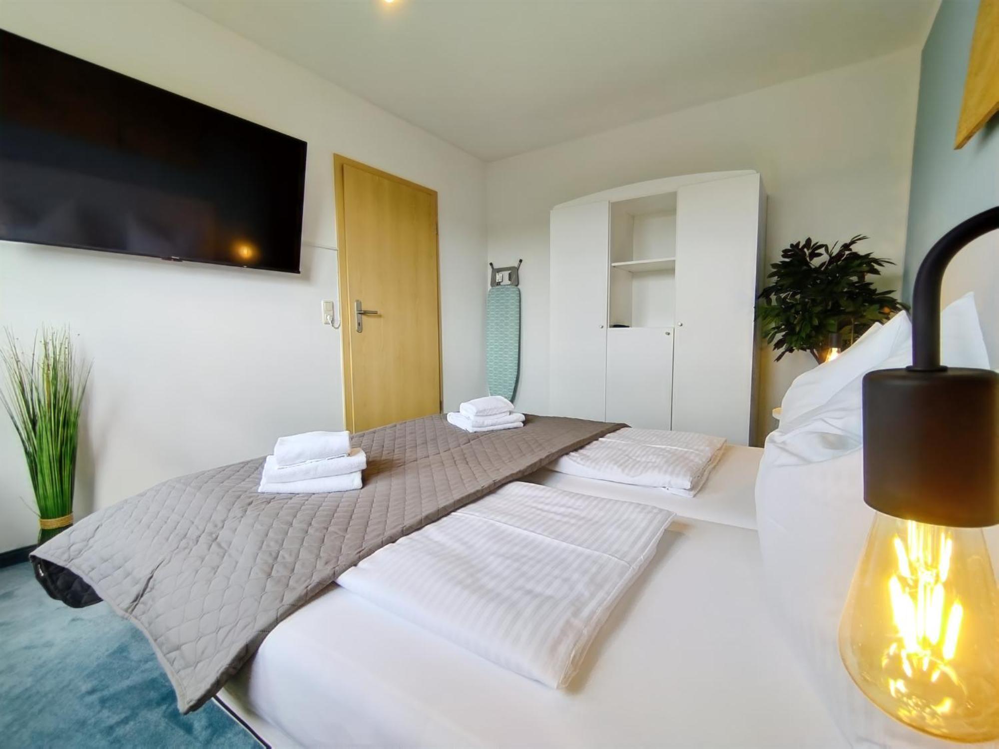 שפאלט Seeblickapartment Fuer Bis Zu 12, Nuernberg & Schwabach In 30-35 Minuten Zu Erreichen, Sauna, Arbeitsplatz, Dachterrasse & Grill מראה חיצוני תמונה