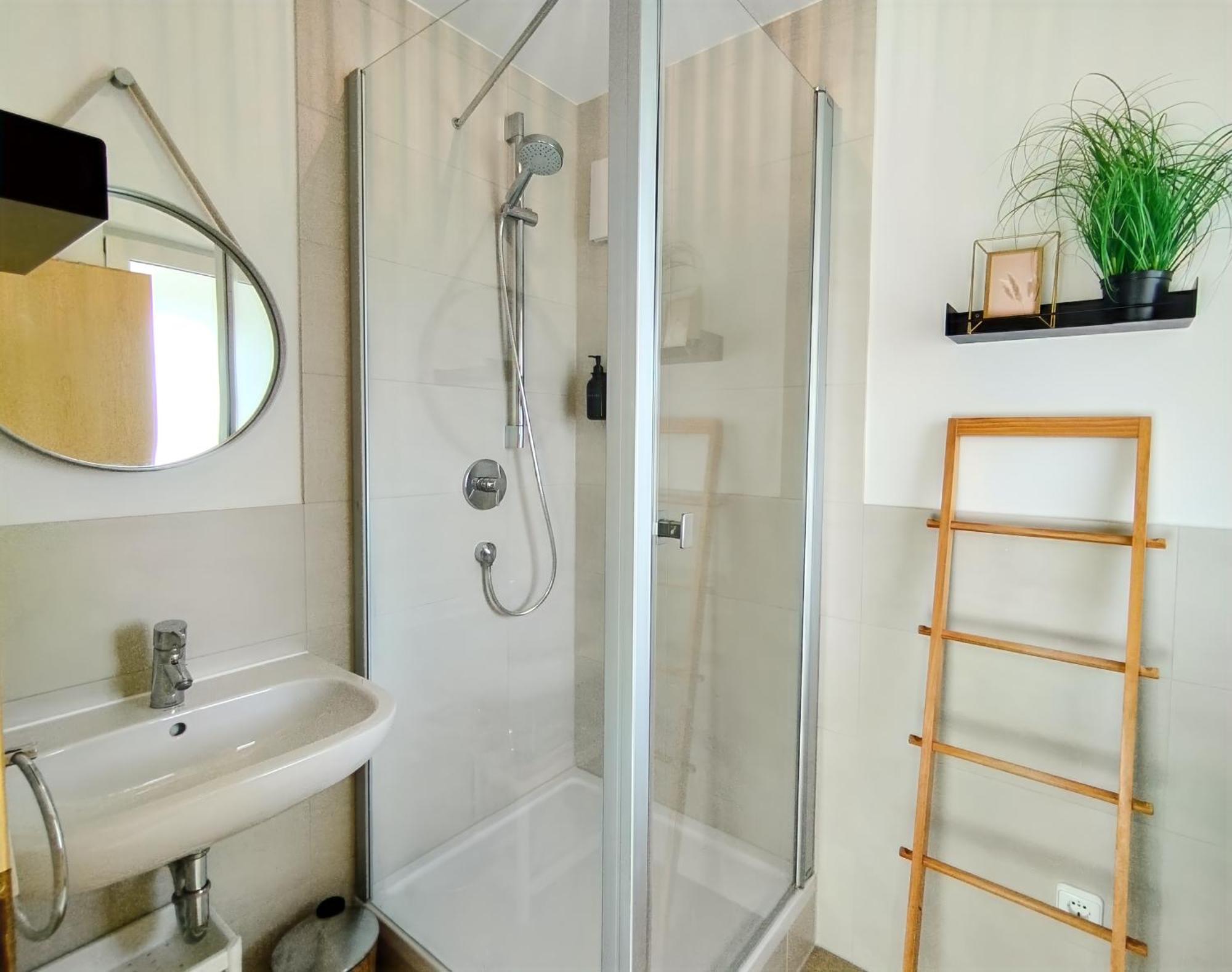 שפאלט Seeblickapartment Fuer Bis Zu 12, Nuernberg & Schwabach In 30-35 Minuten Zu Erreichen, Sauna, Arbeitsplatz, Dachterrasse & Grill מראה חיצוני תמונה